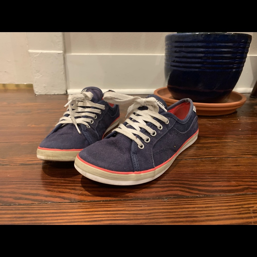 Navy blue less